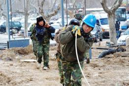 頂風(fēng)冒雪，完成市中心地下變電站電纜敷設(shè)