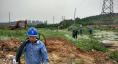 圖為6月19日，施工人員正在拆除線路