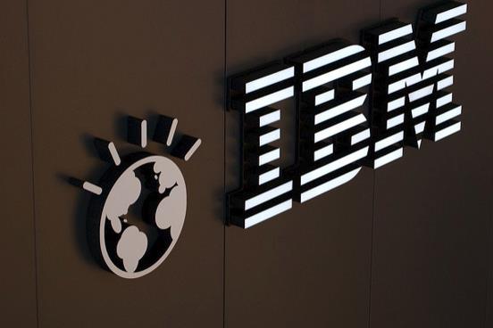 在云計算與大型機銷售的帶動下，IBM實現(xiàn)六年來的首次營收增長