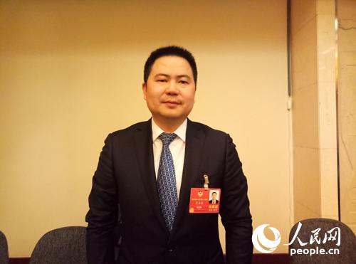 李正國委員：結合實際情況制定鄉(xiāng)村振興戰(zhàn)略