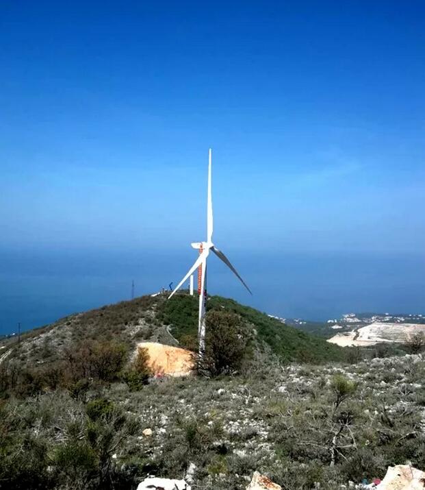 上海電力首個(gè)歐洲風(fēng)電項(xiàng)目圓滿(mǎn)完成第一臺(tái)風(fēng)機(jī)吊裝
