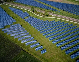 青?！澳孟隆憋L水光互補發(fā)電全球第一