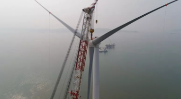 重磅！全球風(fēng)輪直徑最大抗臺風(fēng)型風(fēng)電機組成功吊裝！
