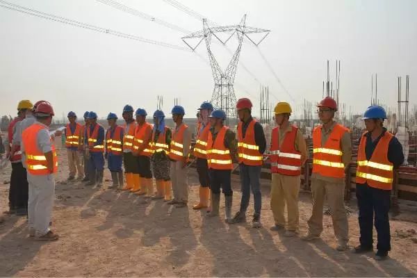 巴鐵缺電怎么辦？中國(guó)為它建造世界第二的線路！