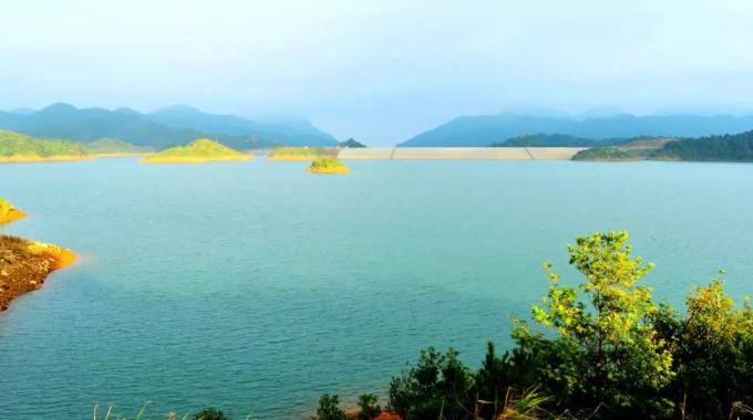 廣東惠州抽水蓄能電站（建成）  惠州抽水蓄能電站位于廣東省惠州市博羅縣，是廣東省內(nèi)興建的第二座大型抽水蓄能電站，是“西電東送”的必要配套工程。