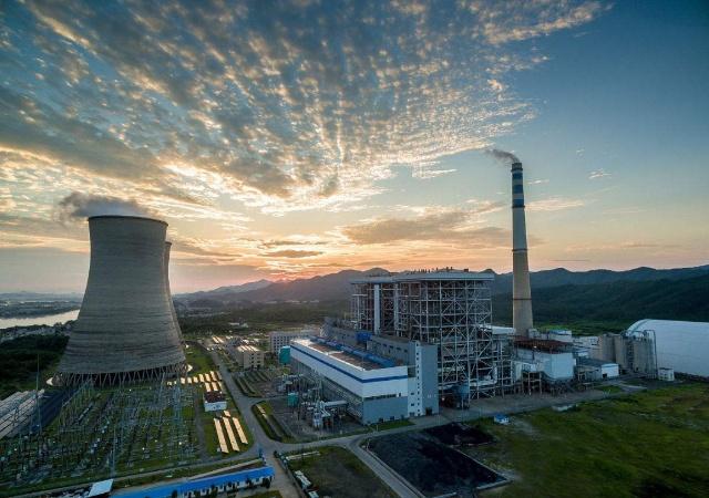 我國的火電廠燃燒一噸的煤礦，能產(chǎn)生多少電量？